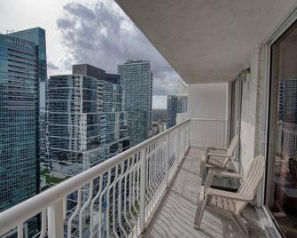 Upscale Apartment in the Heart of Brickell - Miami - Balcony