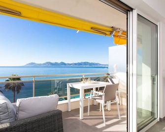 On la Croisette: luxe 2 bedrooms/ 2 baths - Cannes - Varanda