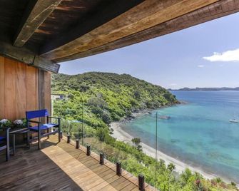 Donkey Bay Inn - Рассел - Балкон
