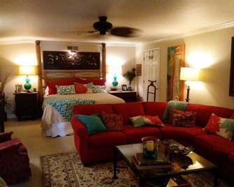 The Sunflower Penthouse on the River in Clarksdale - Clarksdale - Bedroom