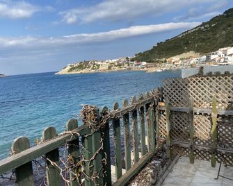 Yali Butik Pansiyon - Karaburun - Balcony