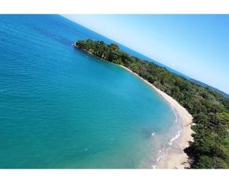 Beautiful House 2 blocks from beach with AC - Manzanillo - Plaża