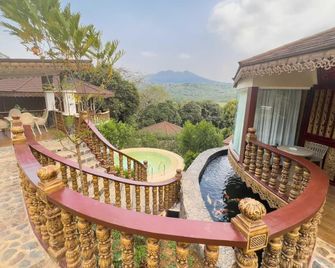 Rancho Bernardo Luxury Villas and Resort - Bagac - Balcón