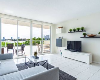 Golden Bay 302 - Санні-Айлс-Біч - Вітальня