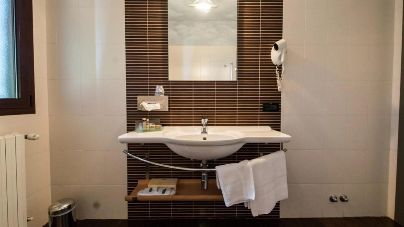 Hotel Del Rio Srl - Ristorante E Azienda Agricola