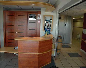 ibis budget Libourne - Libourne - Receptionist
