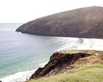 No.5 Beach Cottages, Pet Friendly In Keel, County Mayo - Achill Island
