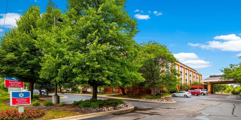 Surestay Plus Hotel By Best Western Chicago Lombard C 76 C 1 0 9 Lombard Hotel Deals Reviews Kayak Surestay Plus Hotel By Best Western Chicago Lombard C 76 C 1 0 9 Lombard Hotel Deals Reviews Kayak