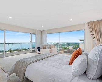Cliffside Castle With Bay And City Views - Mount Martha - Ložnice