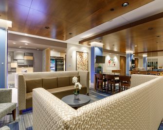 Holiday Inn Express & Suites Sturbridge By IHG - Sturbridge - Edificio