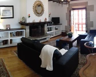 Apartamentos El Majuelo for 9 people - Gama - Sala de estar