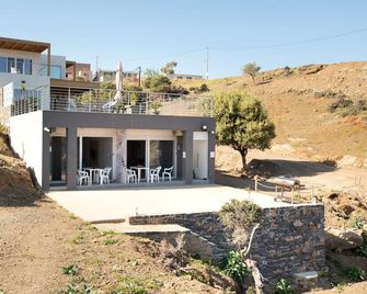 Beachfront Studio Kyma East ~ Crete's Hidden Gem - Kaloi Limenes
