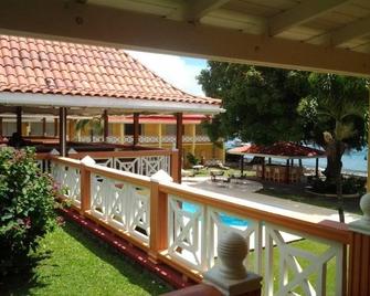 Sunset Shores Beach Hotel - Kingstown - Edificio