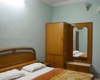 Hotel Sagar - Bathinda - Bedroom