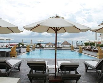 Hotel Cambodiana - Phnom Penh - Kolam