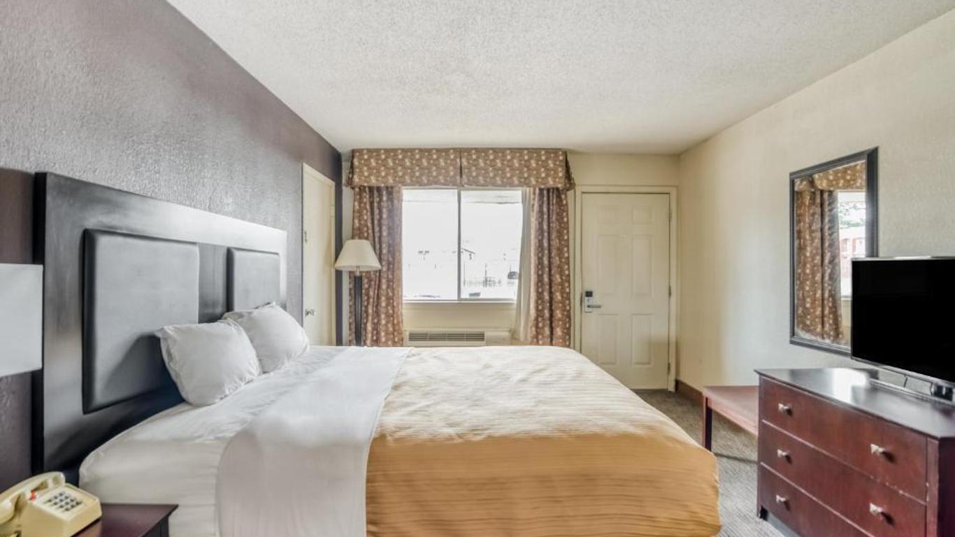 OYO Hotel Alexandria La- Hwy 165