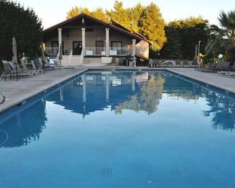 Amazing, Peaceful, On The Ridge- Gorgeous Views!!! Free Wi-Fi - Saint George - Pool
