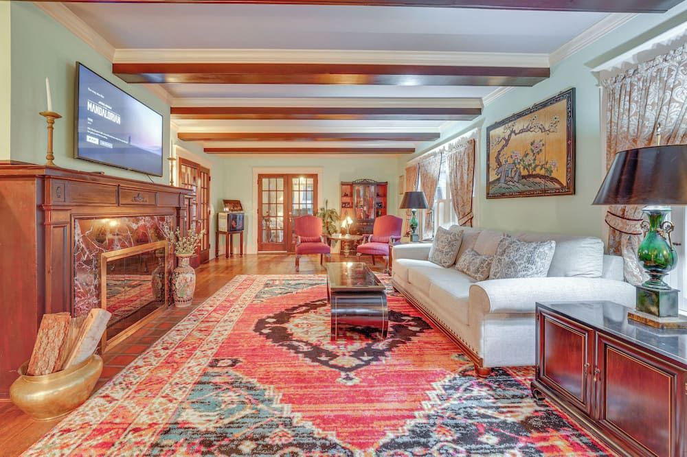 Spacious Jamestown Home Near Natl Comedy - Jamestown - Huiskamer