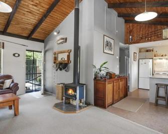 Firstcast Turangi - Turangi - Wohnzimmer