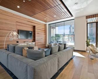 Spacious 1br | Free Wifi | Laundry | Near Castro Street - Mountain View - Living room