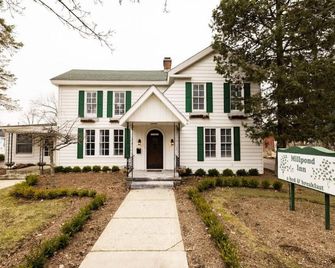 Parsonage and Main Street Suite - Millpond Inn - Clarkston - Building