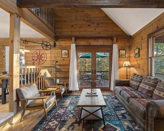 Blue Ridge Getaway - Sunset Views, A.T. Access - Harpers Ferry - Living room