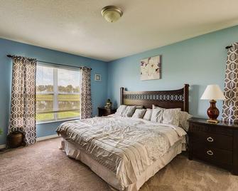 Sunny Wesley Chapel Home about 2 Mi to Epperson Lagoon - Wesley Chapel - Bedroom