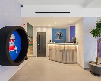 The Q Hotel - Athens - Front desk