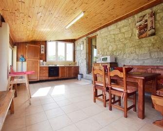 Vintage Holiday Home In Lanas With Swimming Pool - Lanas - Dining room
