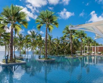 Henann Crystal Sands Resort - בורקאי - בריכה