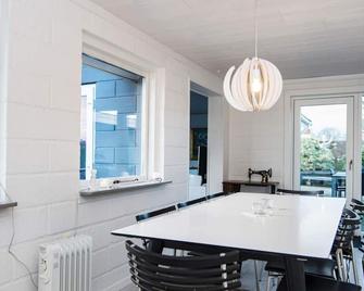 6 person holiday home in Juelsminde-By Traum - Juelsminde - Comedor