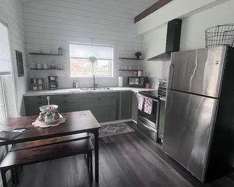 Charming Country Hideaway – The Paisley Guest House - Keremeos - Cocina