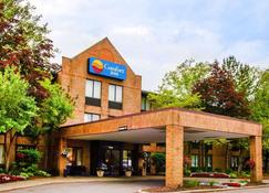 Comfort Inn Livonia - Livonia - Gebouw