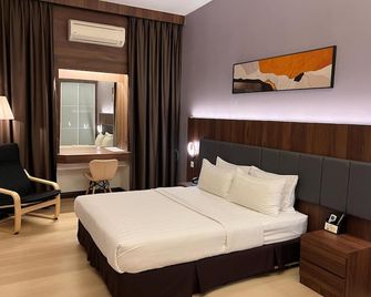 The Landmark Hotel - Batu Pahat - Спальня