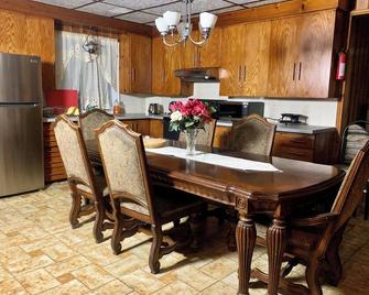 Maison de rêve - Montreal - Dining room