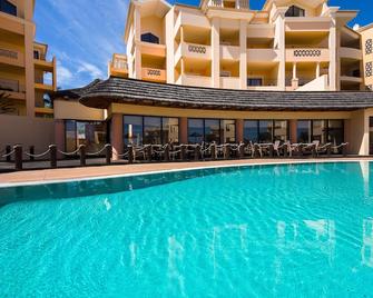 埃斯特雷拉盧斯酒店 - 拉戈斯 - 拉戈斯 - 游泳池