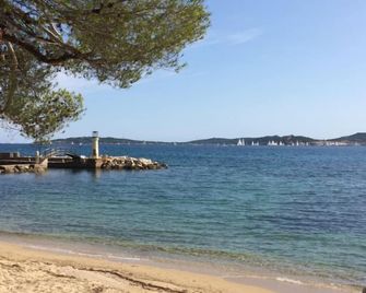 Holiday Home Josalie by Interhome - Sainte-Maxime - Beach