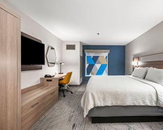 Holiday Inn Express & Suites Lincoln-Roseville Area By IHG - Lincoln - Bedroom