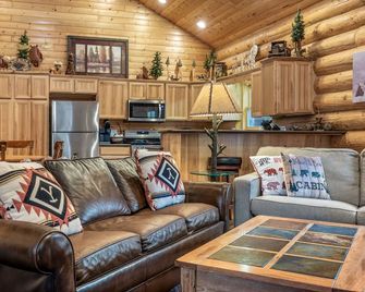 Two Bears Cabin (Cabin 162) - Eagar - Living room