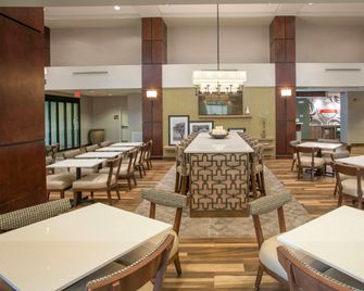 Hampton Inn & Suites Mobile Providence Park/Airport - Mobile - Restoran