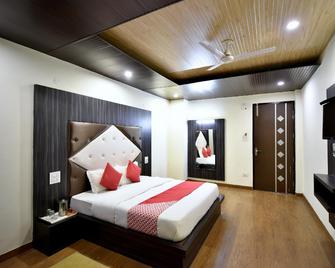Hotel Dalhousie Grand - Dalhousie - Bedroom