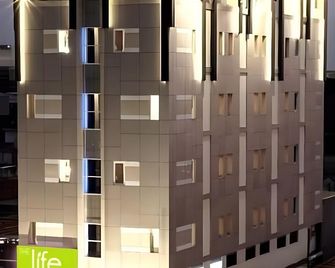 The Life Hotels City Center - סוראבאיה - בניין
