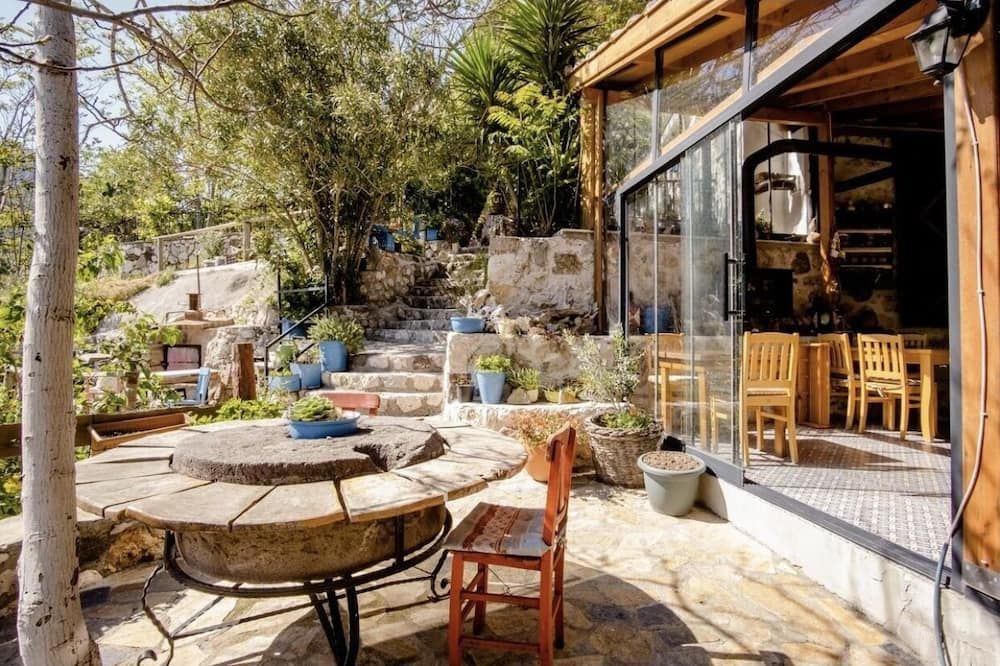 Sakli Konak - Karaburun - Patio