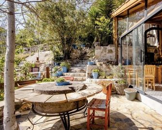 Sakli Konak - Karaburun - Patio