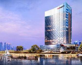 Howard Johnson by Wyndham Xiangyu Plaza Linyi - Linyi - Building