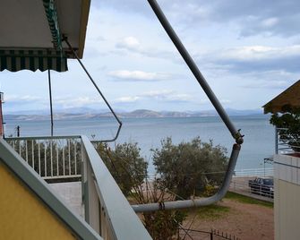 Lovely Studio 30m Away From The Sea - Xiropigado - Balcón