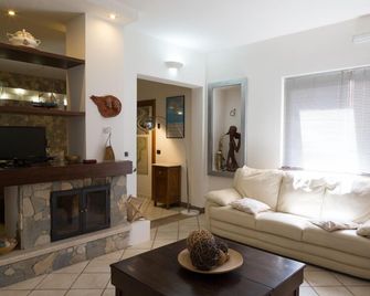 B&B Villa Meridiana - Diamante - Wohnzimmer