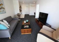 The Palms Apartments - Adelaide - Oturma odası
