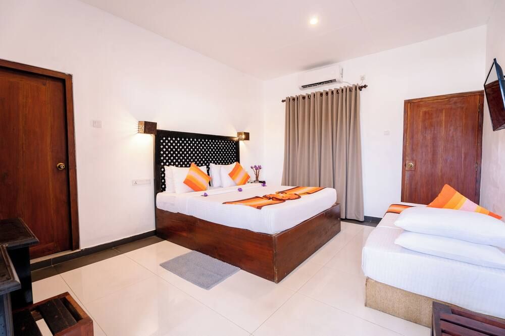 Rock Fort Beach Resort - Unawatuna