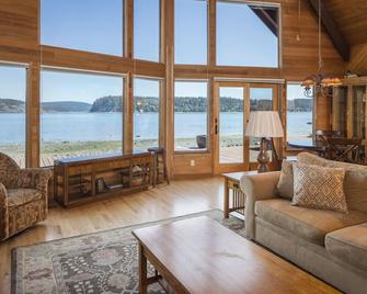 Panoramic View, Private, Low Bank Waterfront - Lopez Island - Living room